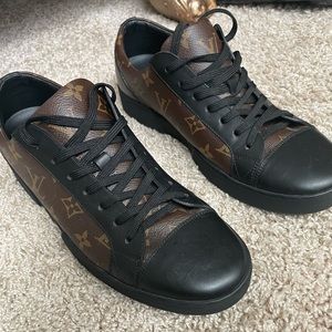 Authentic Louis Vuitton men shoe size 8